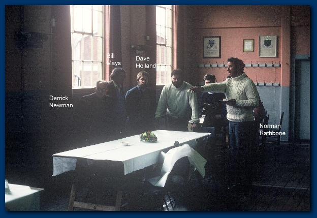 600x404 pixels (118K)